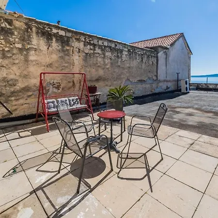 Seafront Apartments Karlo Kastela Exterior photo