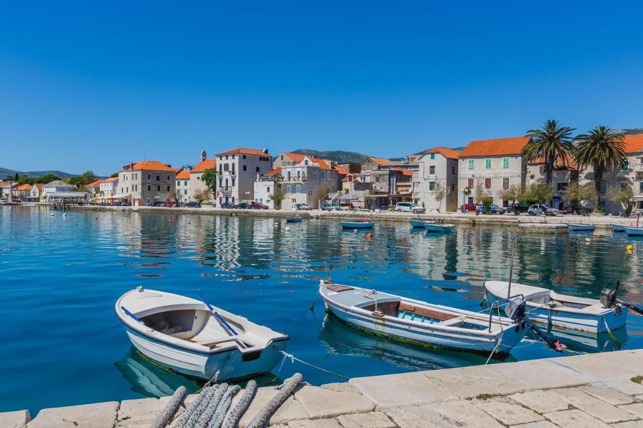 Apartment Seafront Karlo Kastela