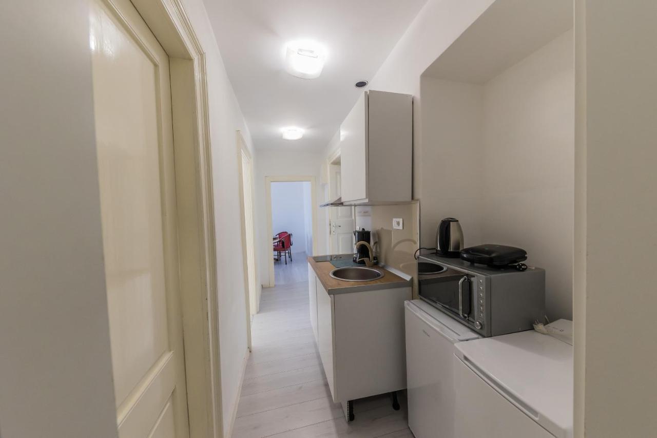 Apartment Seafront Karlo *