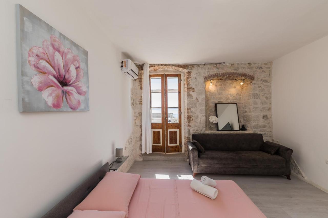 Apartment Seafront Karlo