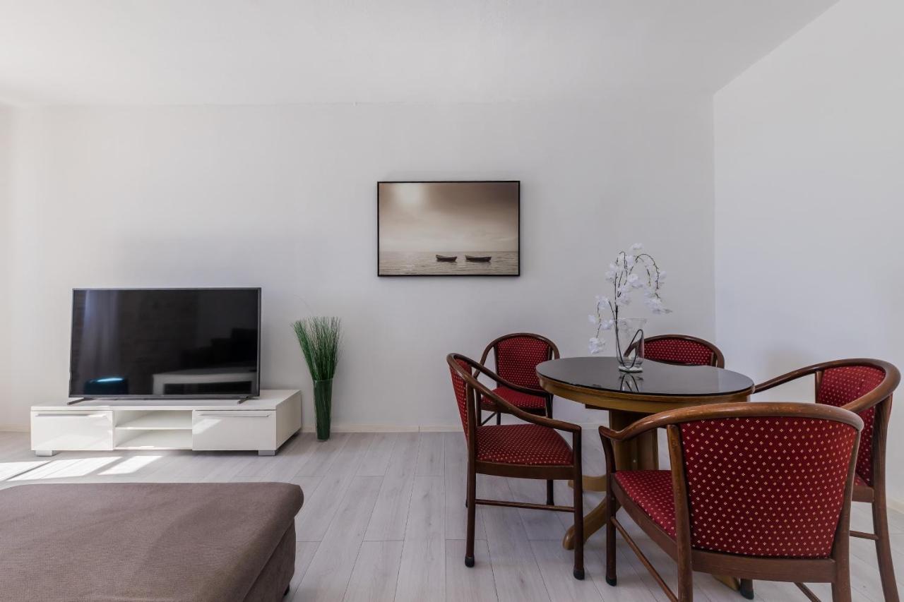 Seafront Karlo Apartment Kastela