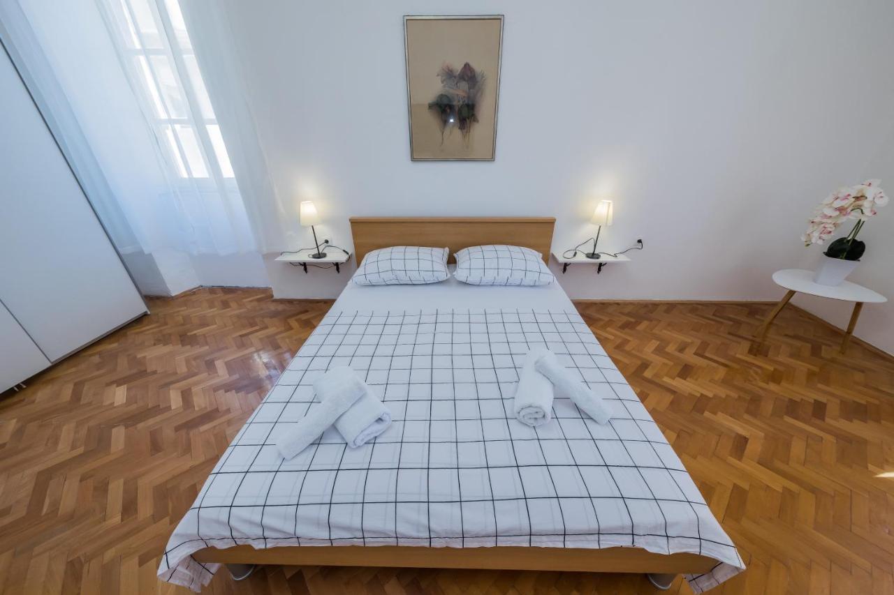 Seafront Karlo Apartment Kastela